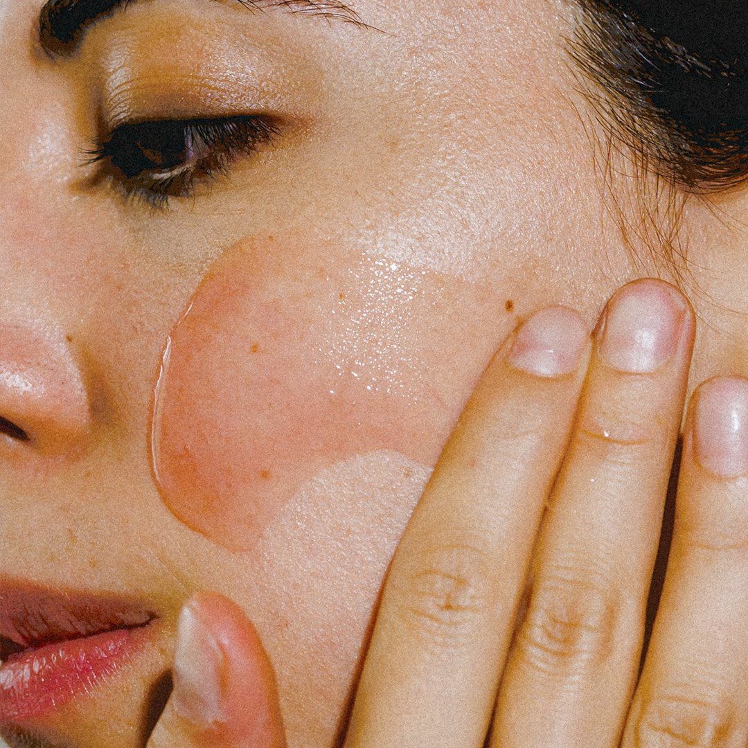 Serum facial con ácido hialurónico