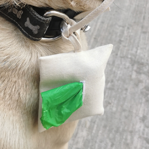 Dispensador de tela para bolsas de heces de mascota
