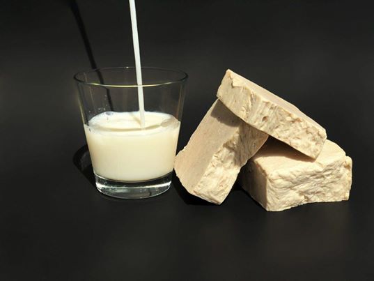 Jabón facial y corporal de leche de cabra y nuez de macadamia