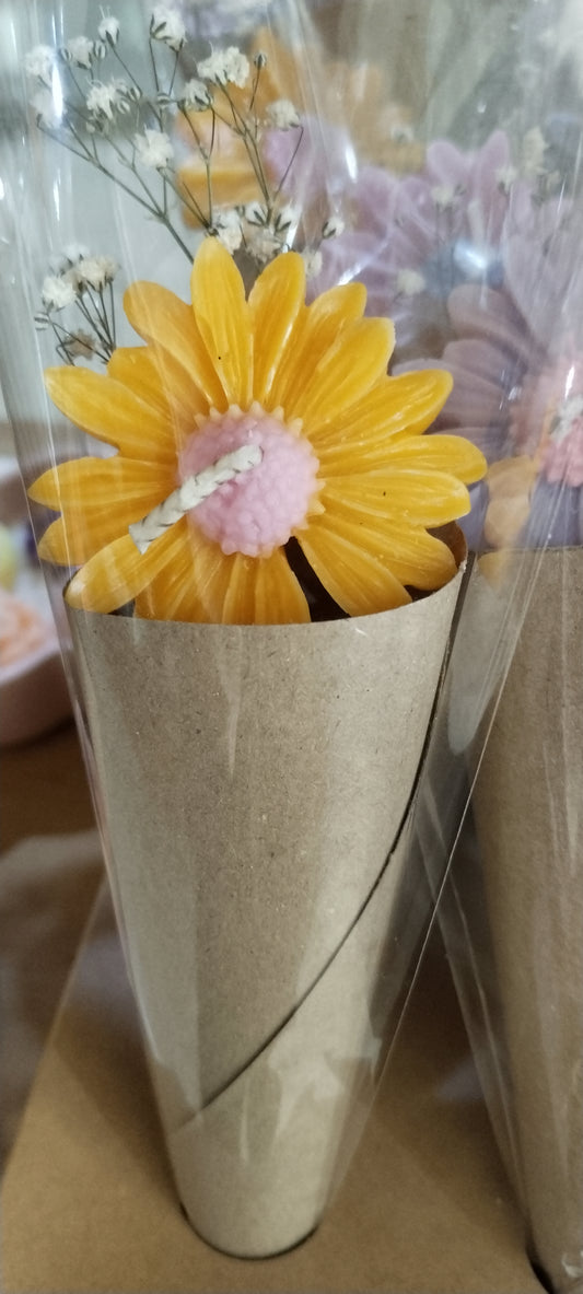 Vela flor en cono